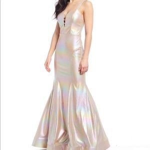 Spaghetti Strap V-Neck Foiled Long Dress

Ivory/iridescent